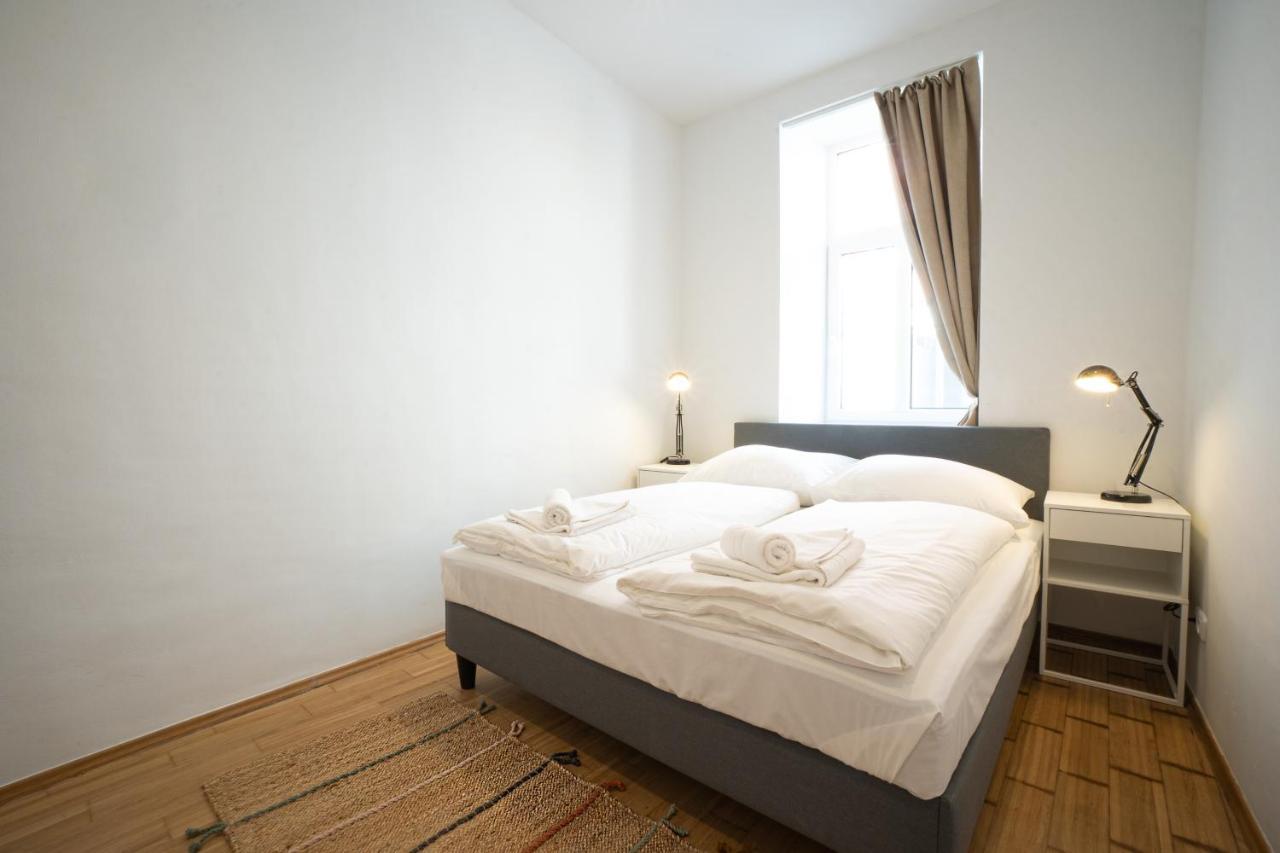 Modern And Lovely Next To Subway Station Vienne