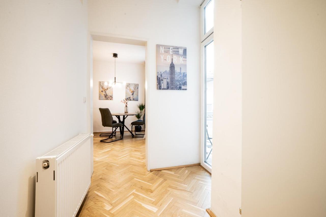 Apartment Modern And Lovely Next To Subway Station Vienna