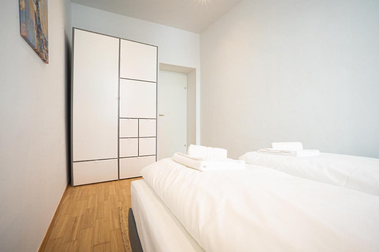 Modern And Lovely Next To Subway Station Apartment Vienna