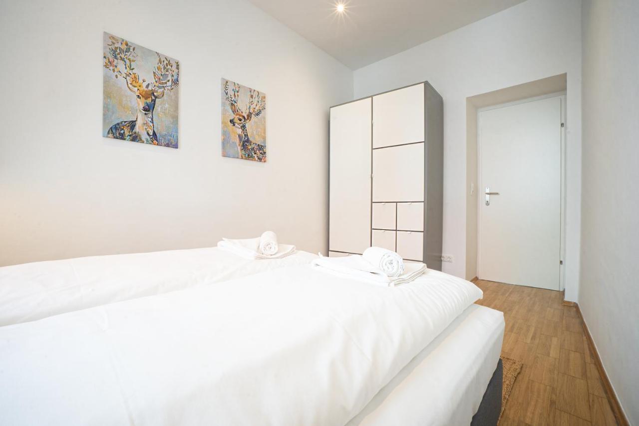 Apartment Modern And Lovely Next To Subway Station *